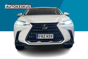 Lexus NX esikatselu 23