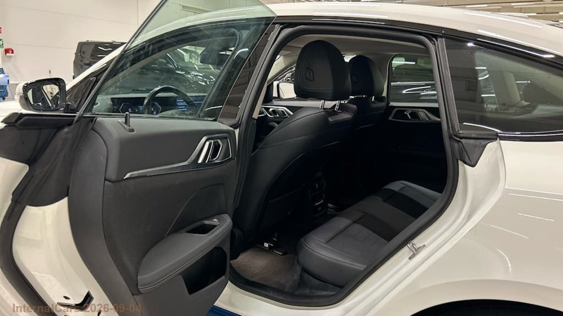 BMW I4 iso kuva 7