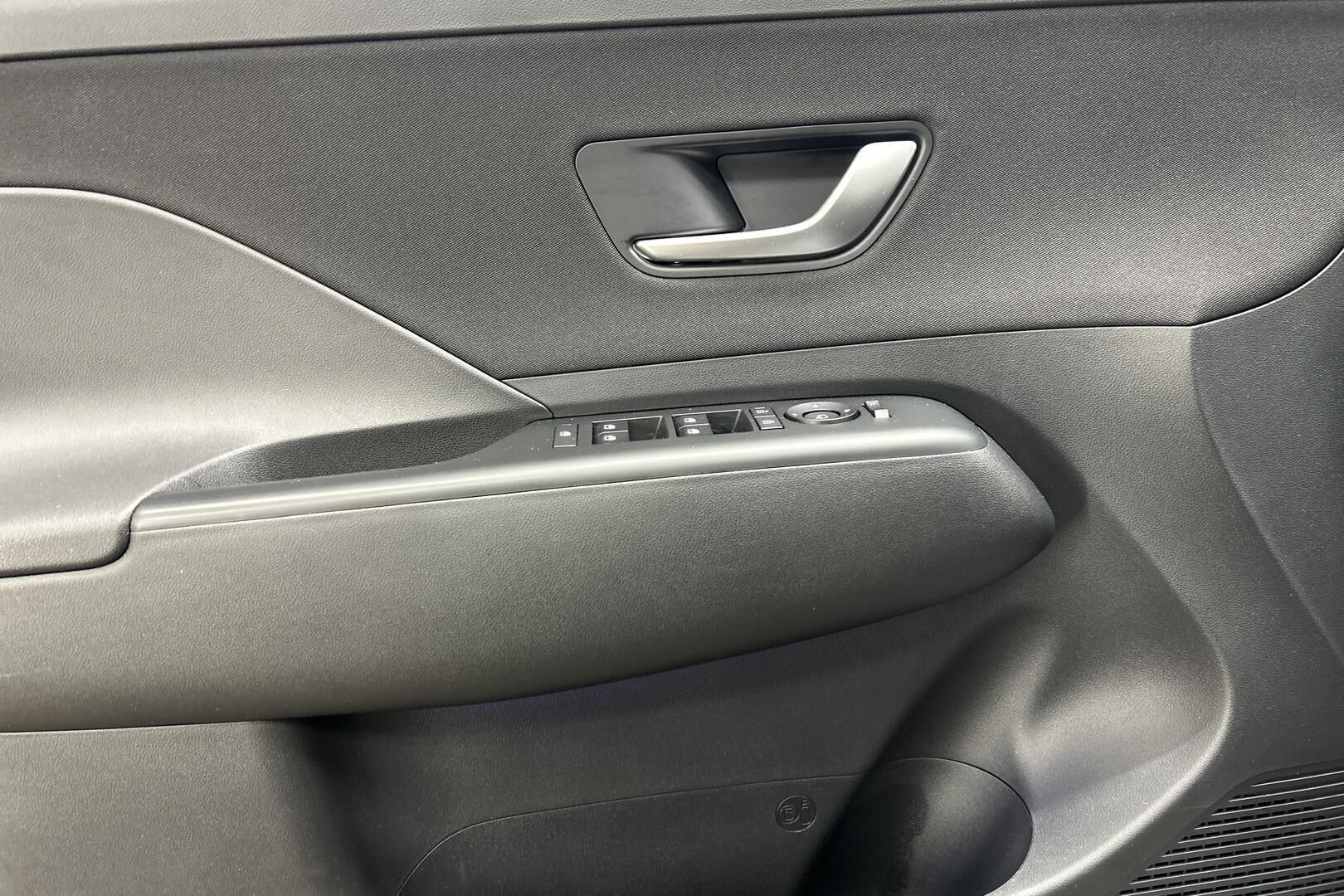 Hyundai KONA Electric iso kuva 21