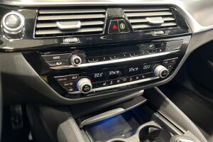 BMW 5-SARJA esikatselu 33