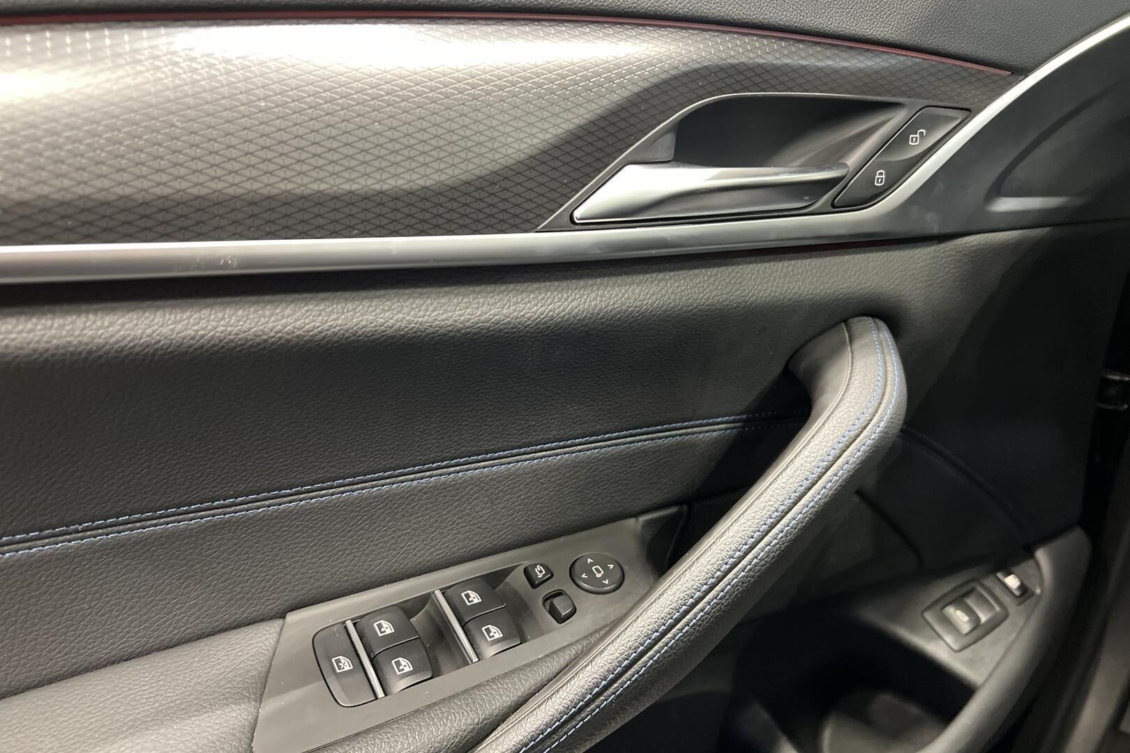 BMW 5-SARJA iso kuva 22