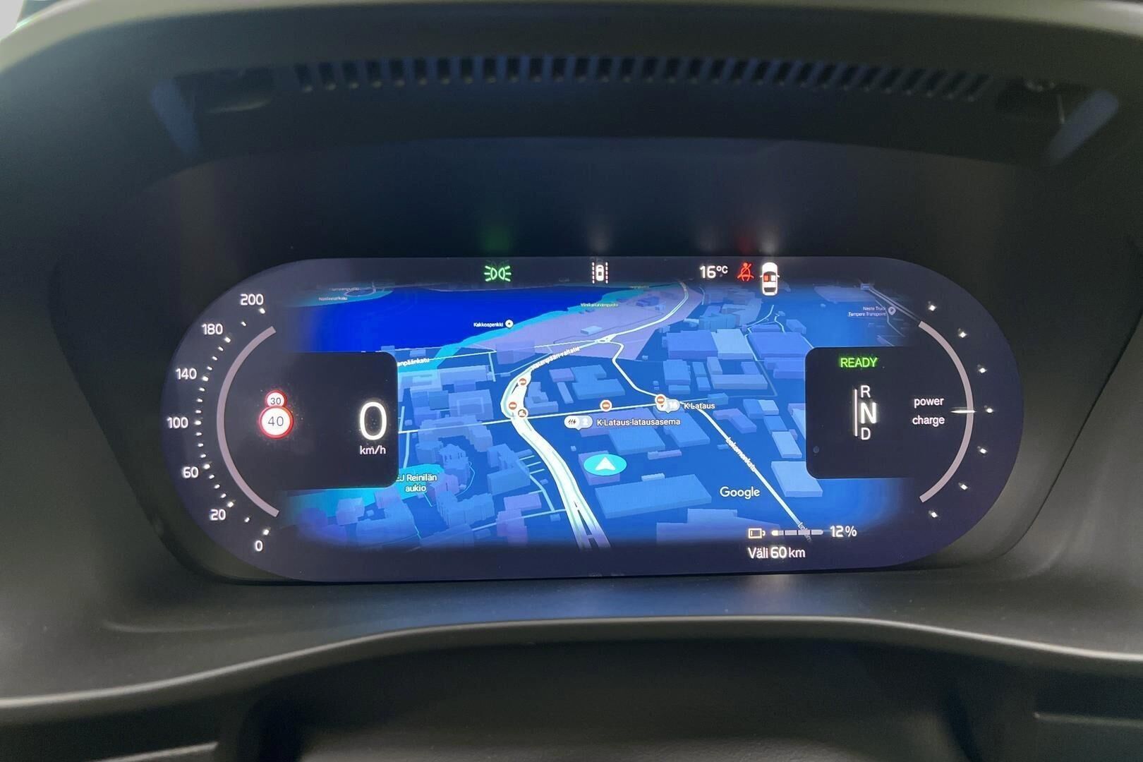 Volvo XC40 iso kuva 13