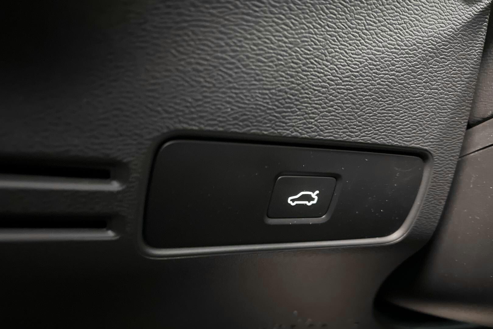 Volvo XC40 iso kuva 17