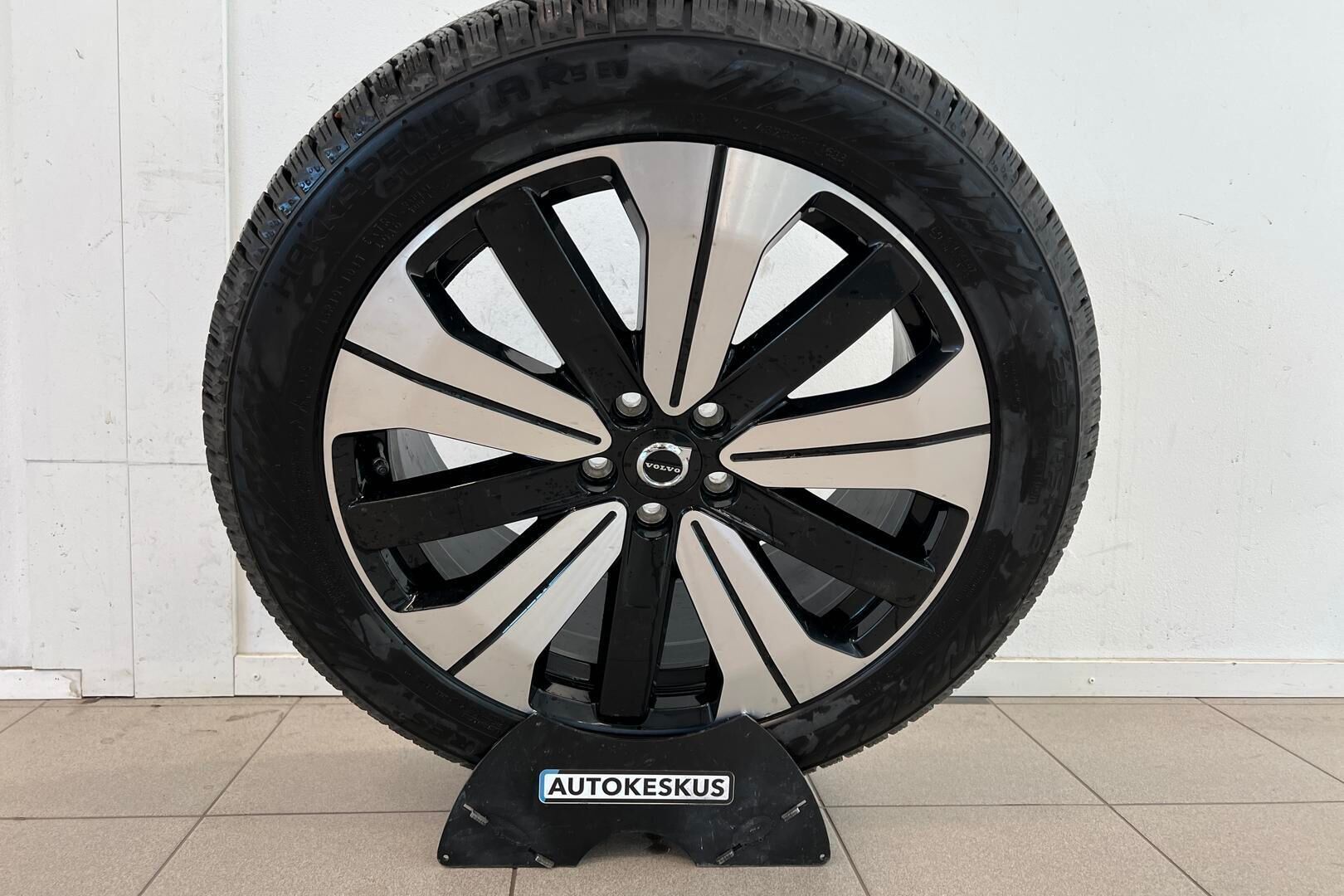 Volvo XC40 iso kuva 20