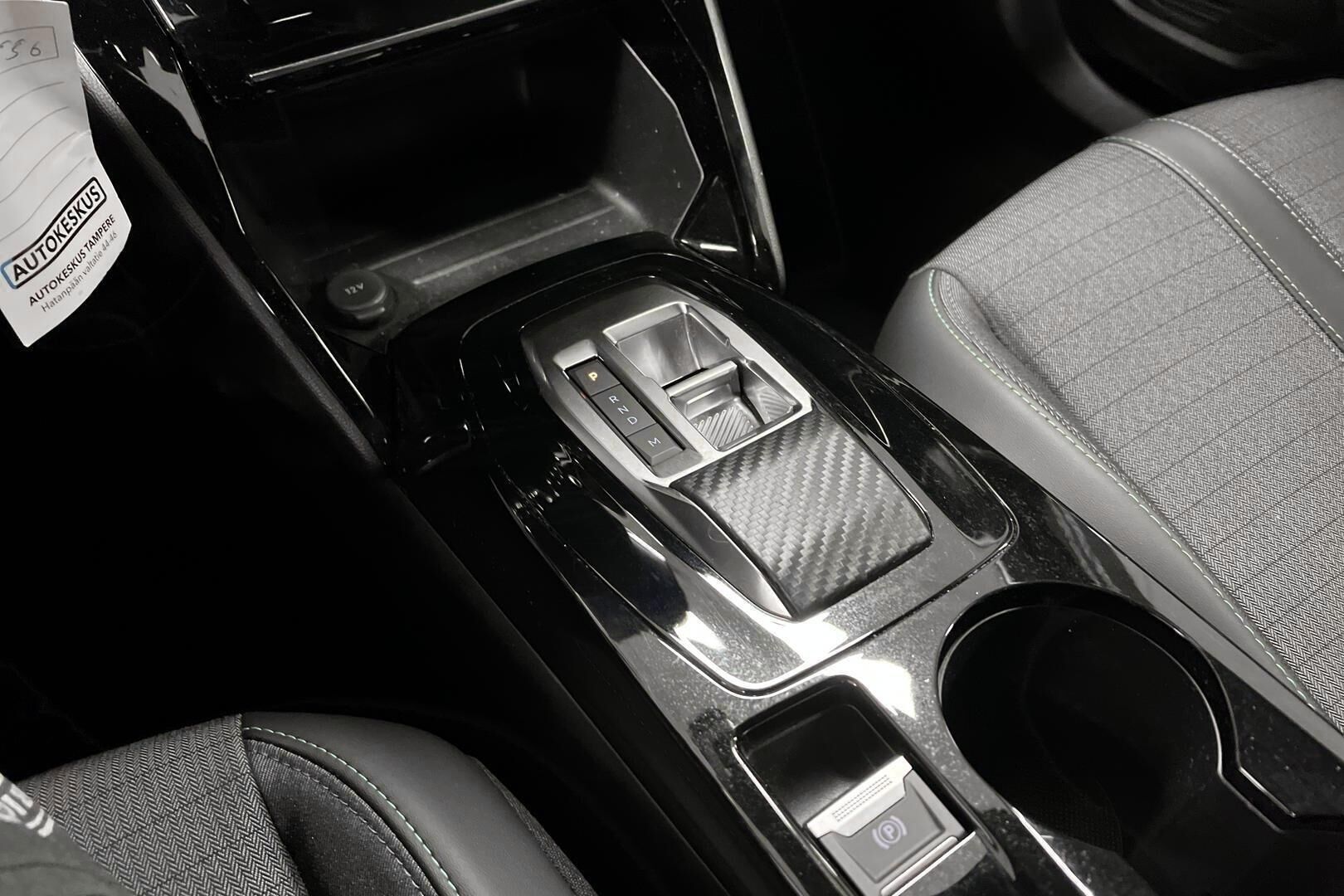 Peugeot 2008 iso kuva 17