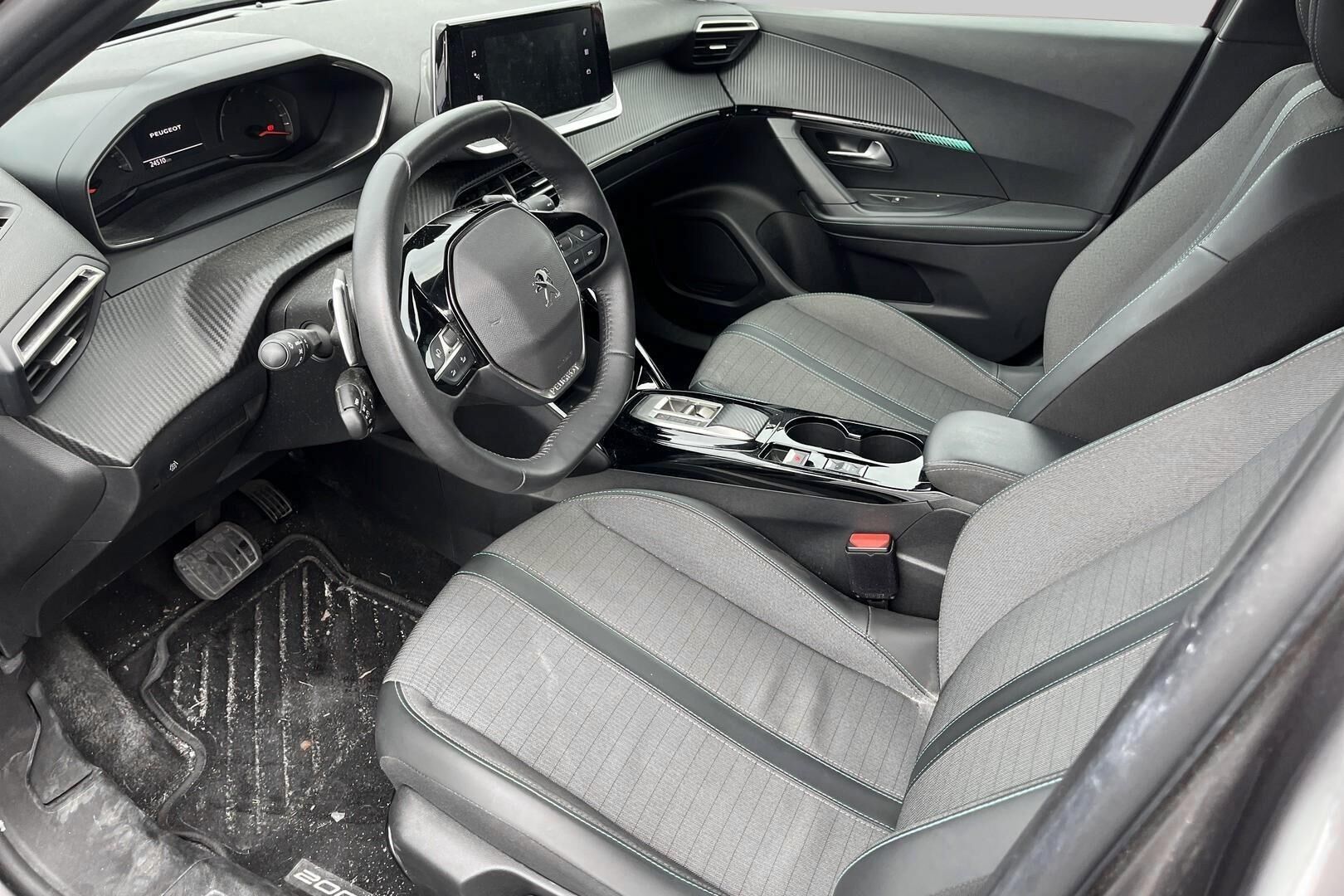 Peugeot 2008 iso kuva 2