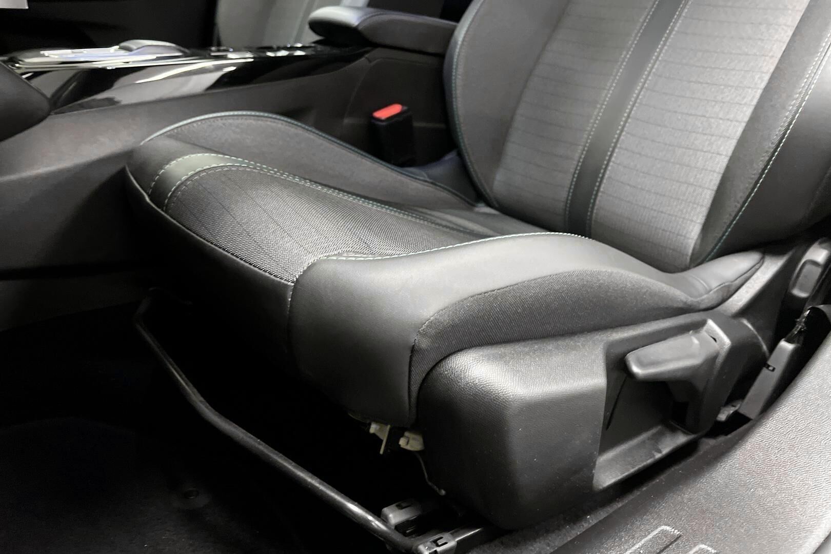 Peugeot 2008 iso kuva 22