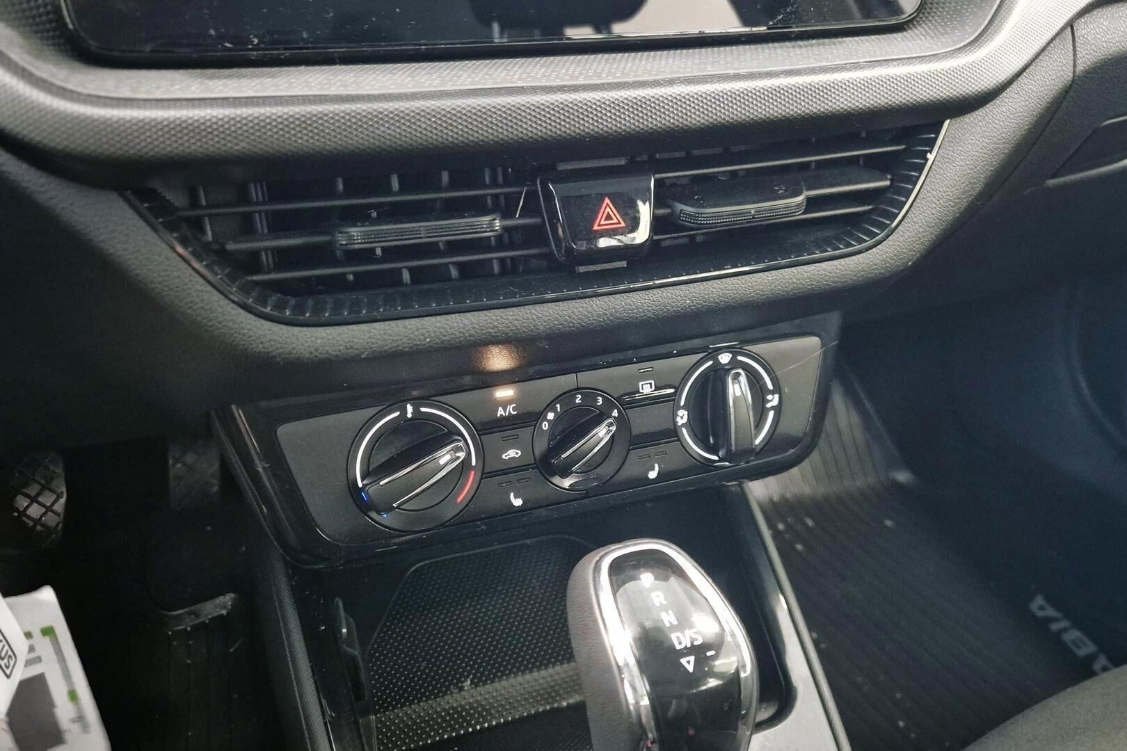 Skoda Fabia iso kuva 16
