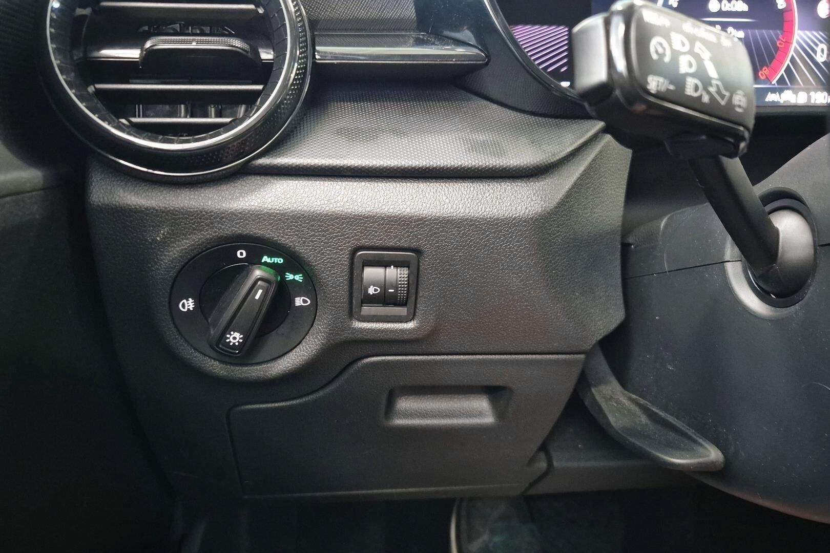 Skoda Fabia iso kuva 21