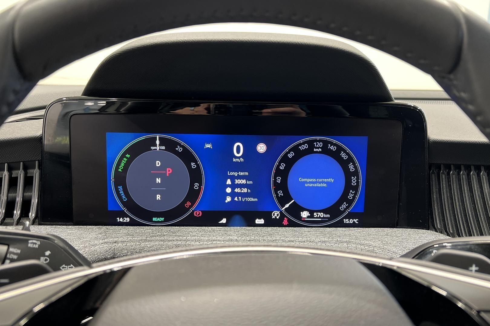 Skoda Superb iso kuva 14