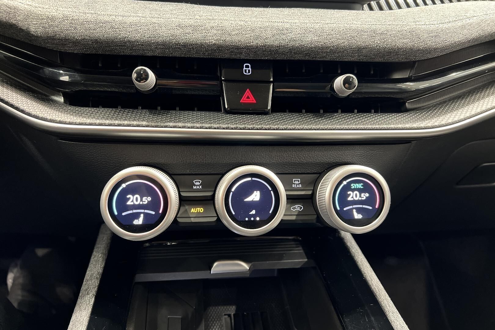 Skoda Superb iso kuva 29