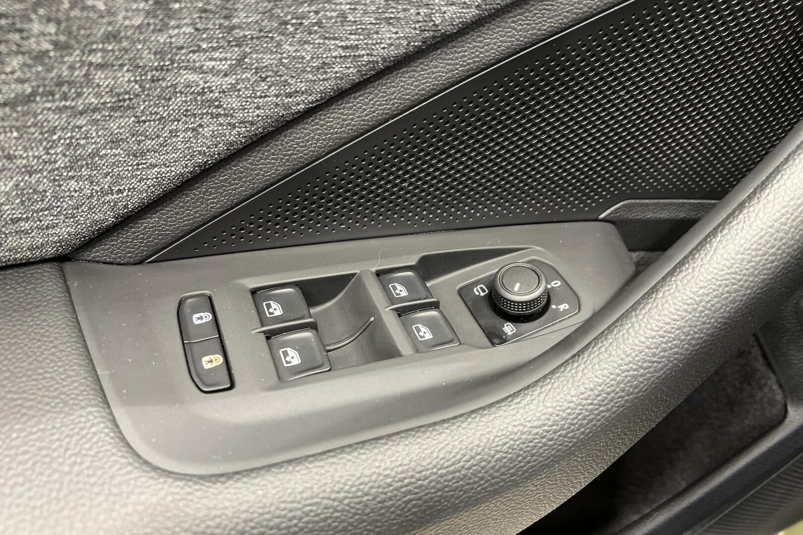 Skoda Superb iso kuva 38