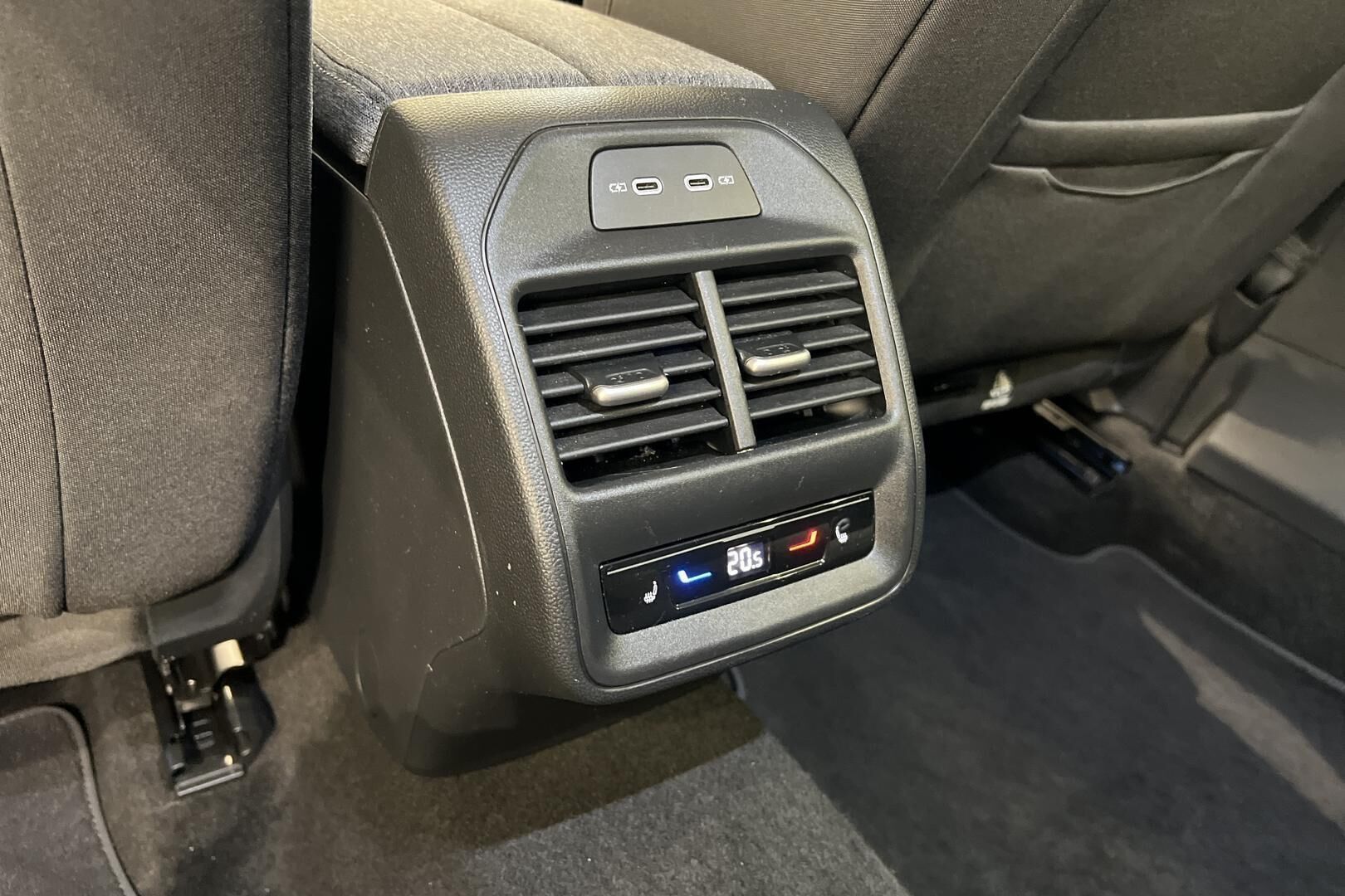 Skoda Superb iso kuva 40