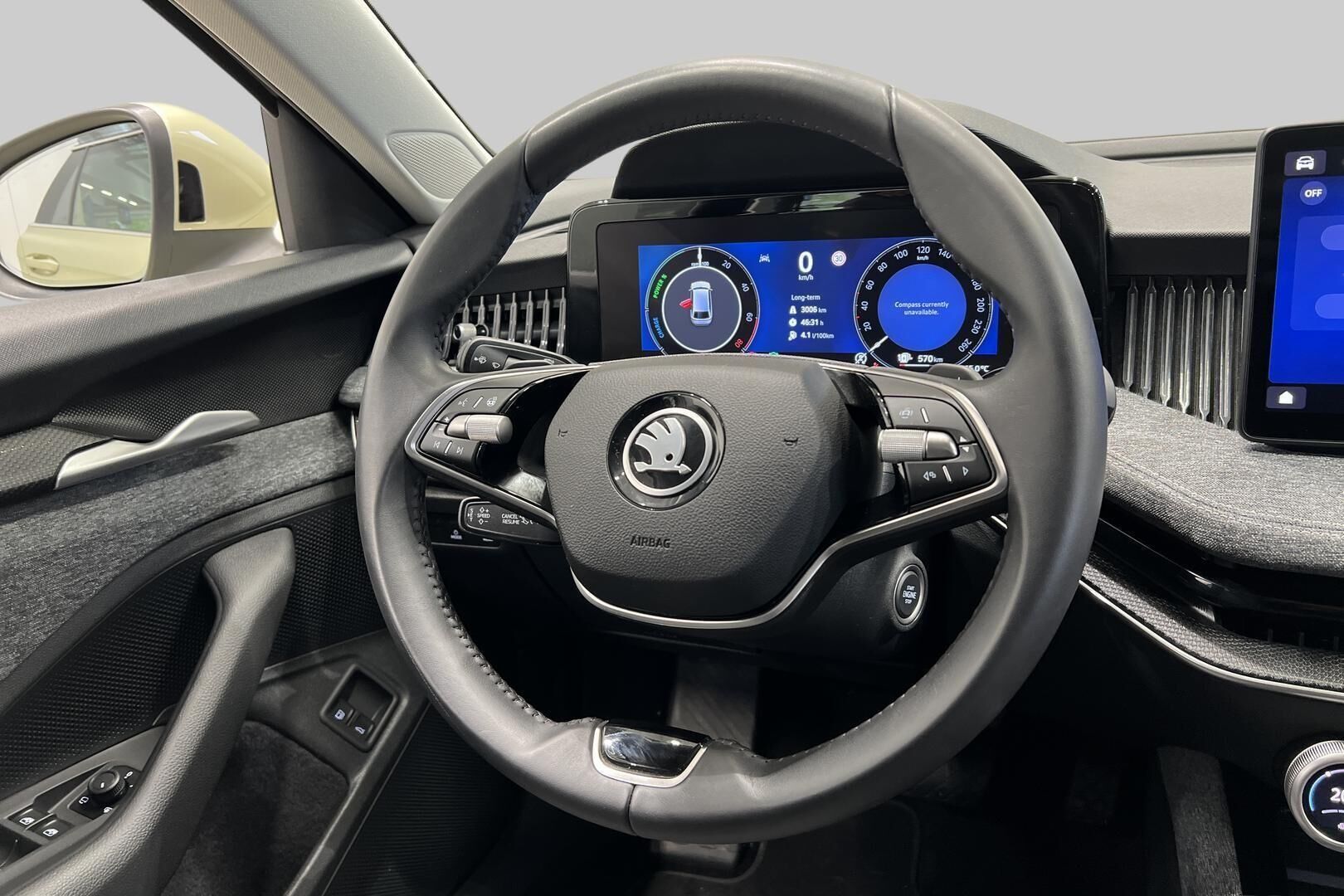 Skoda Superb iso kuva 43