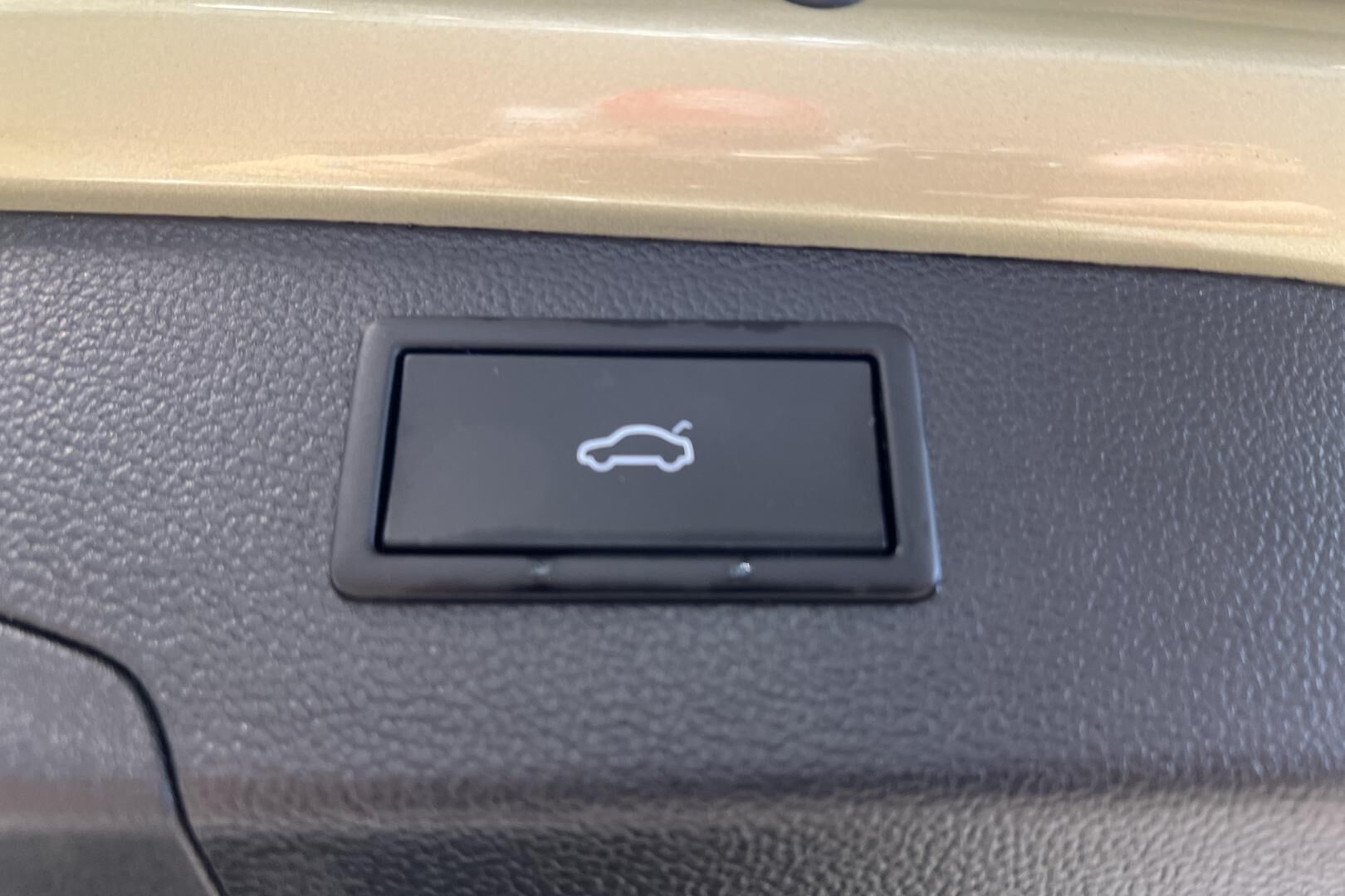 Skoda Superb iso kuva 45