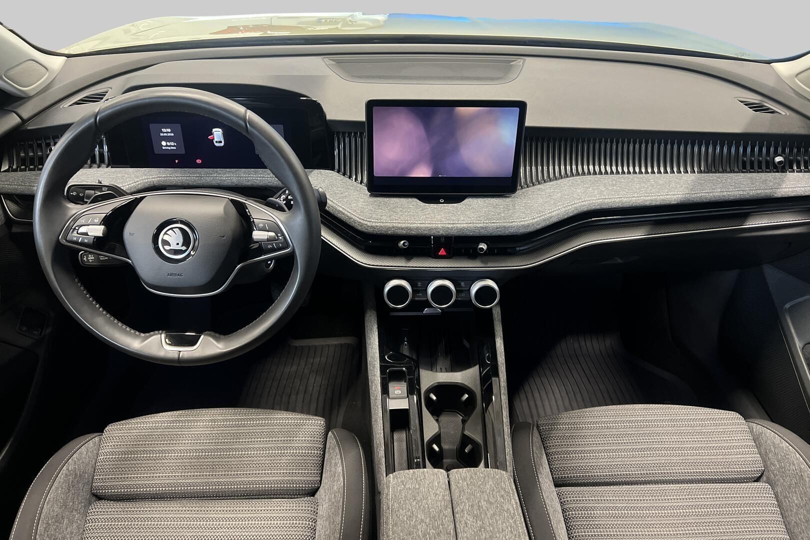 Skoda Superb iso kuva 11