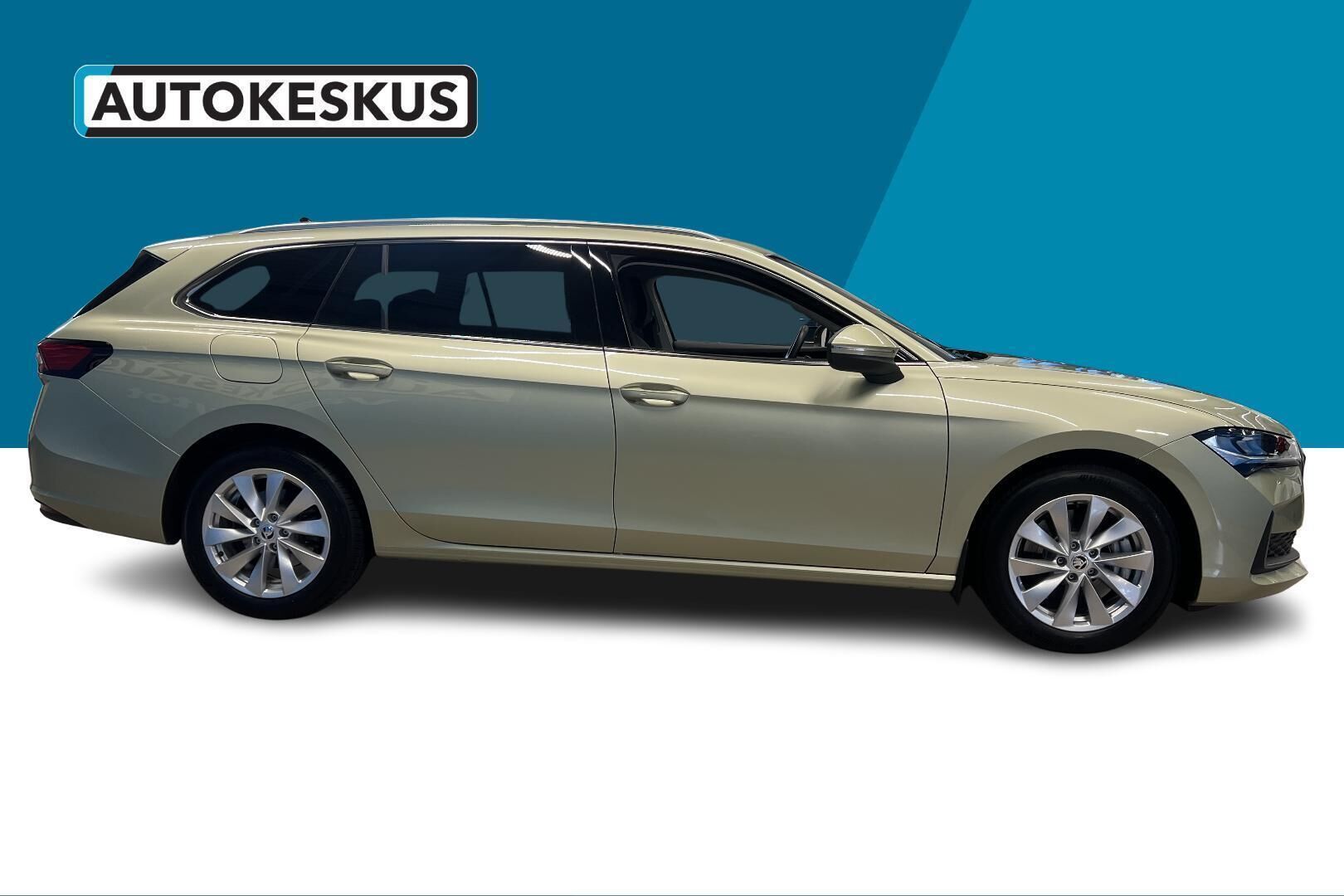 Skoda Superb iso kuva 4