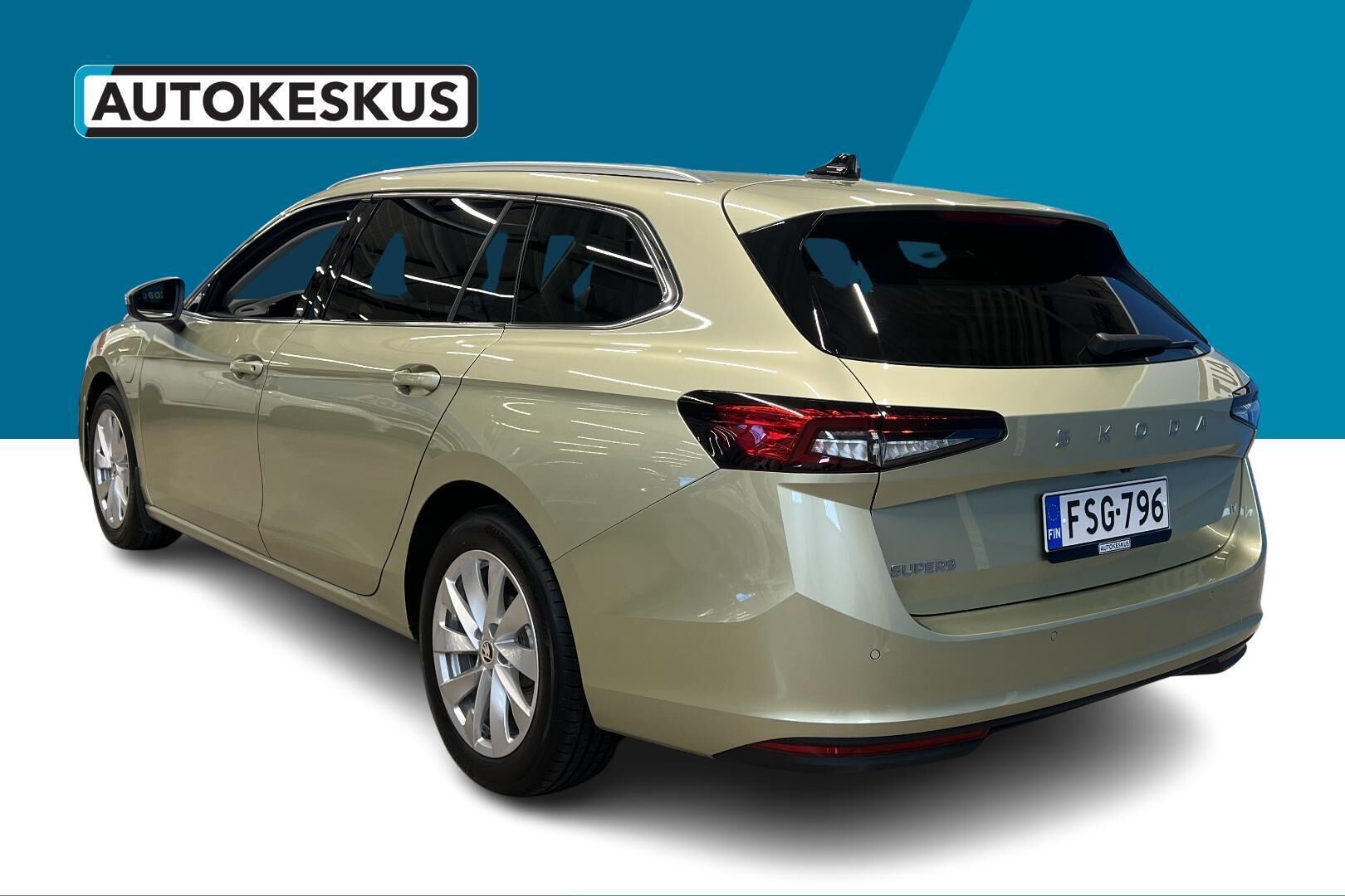 Skoda Superb iso kuva 7