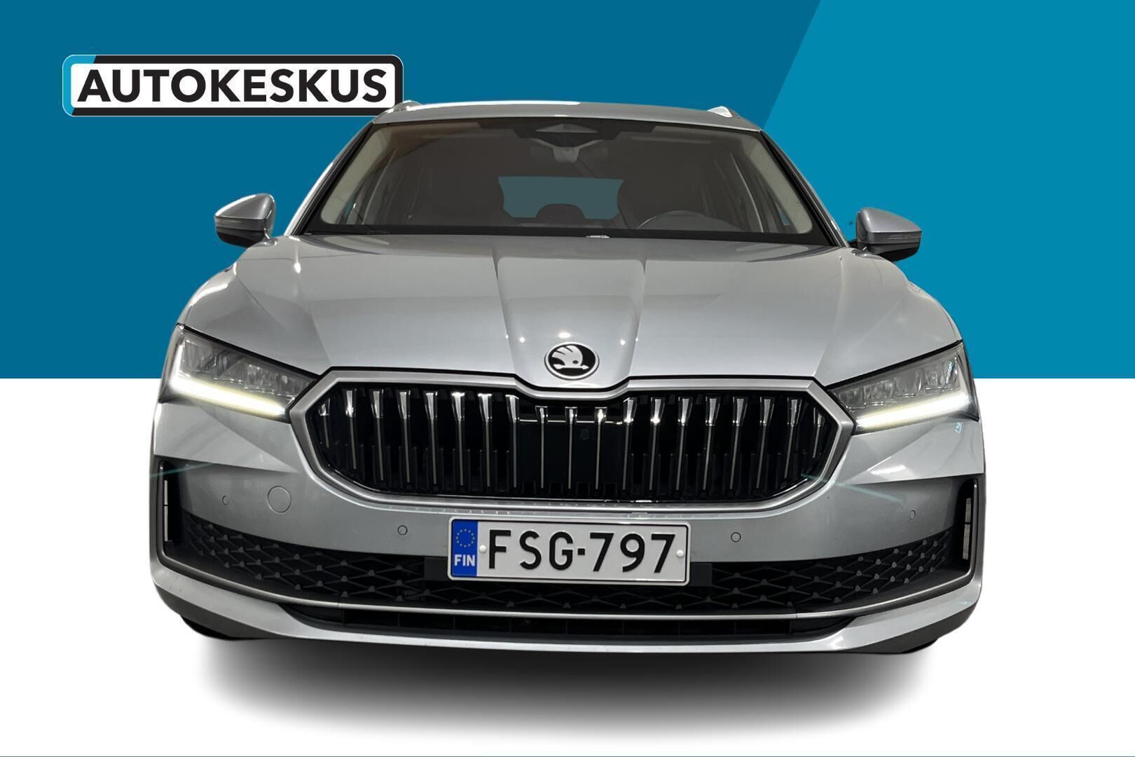 Skoda Superb iso kuva 1