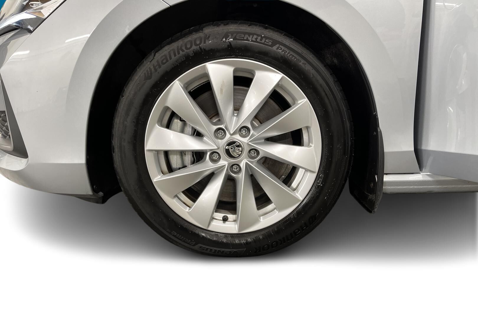 Skoda Superb iso kuva 12