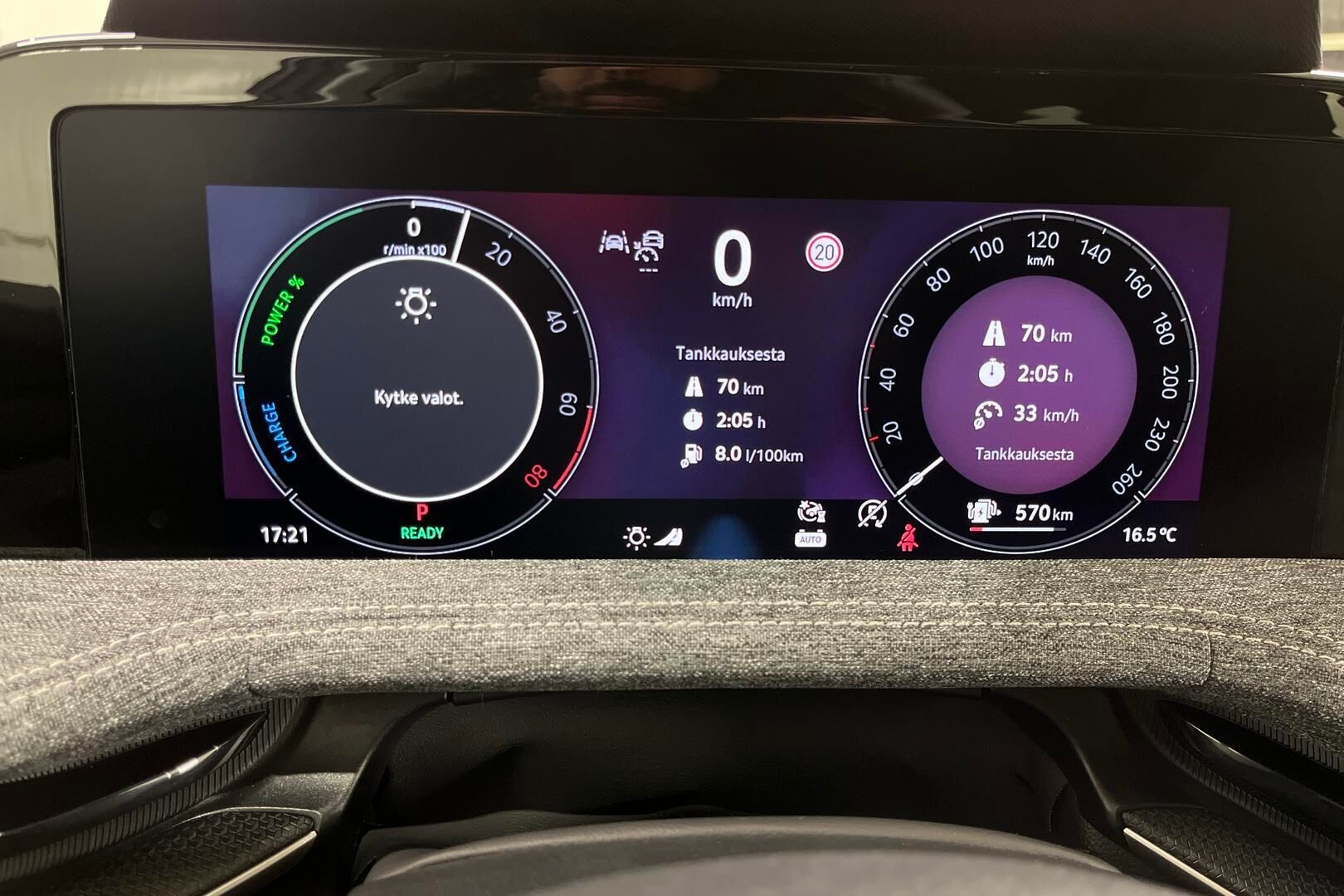 Skoda Superb iso kuva 14