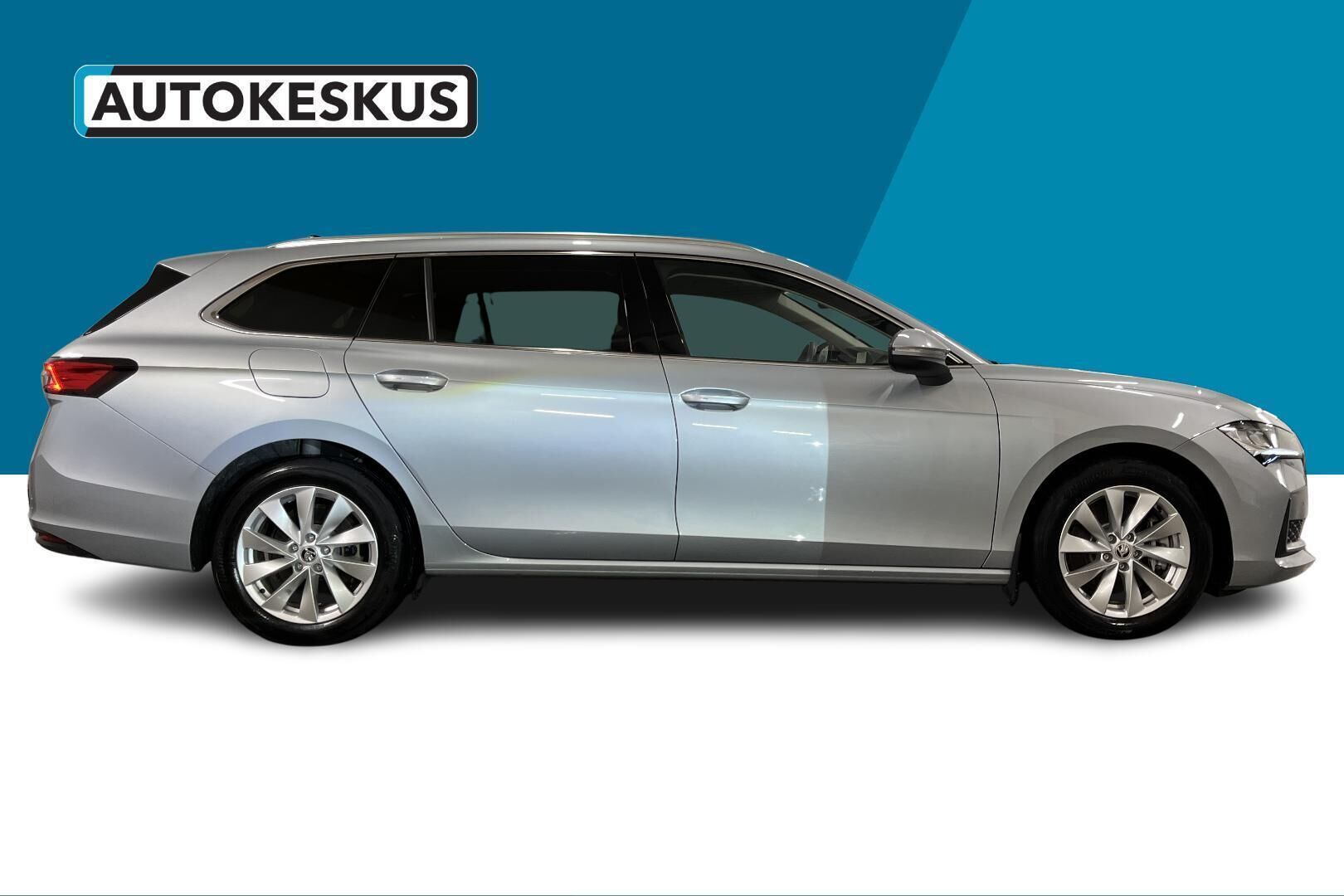 Skoda Superb iso kuva 3