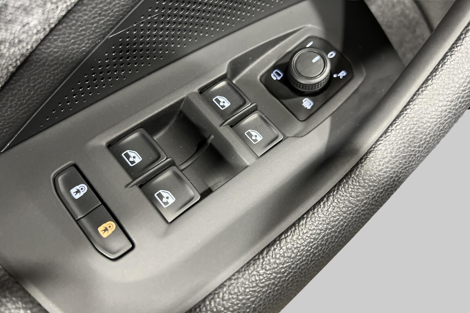 Skoda Superb iso kuva 15