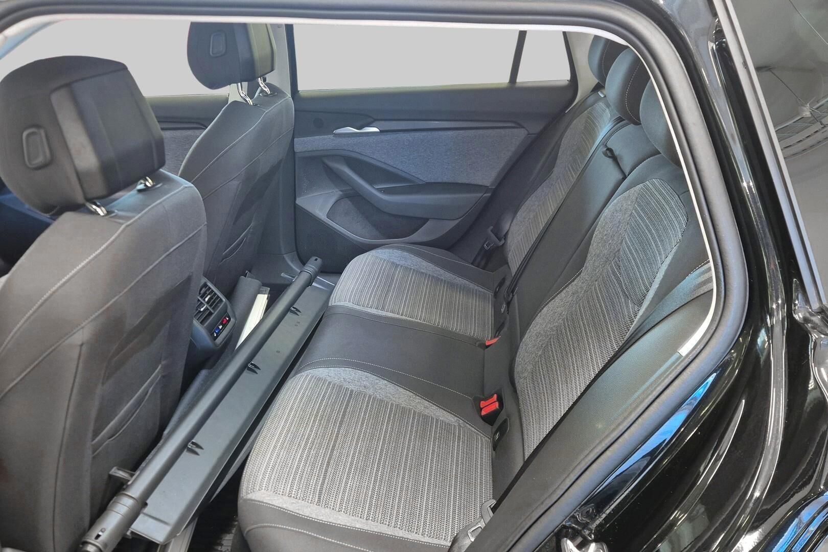 Skoda Superb iso kuva 8