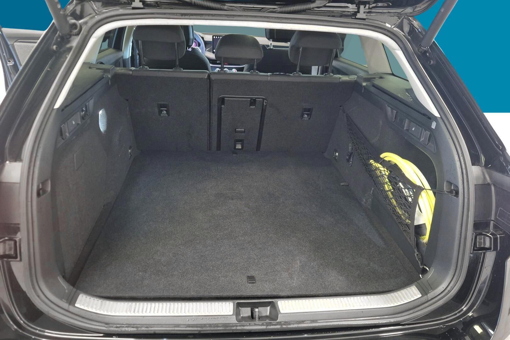 Skoda Superb iso kuva 10