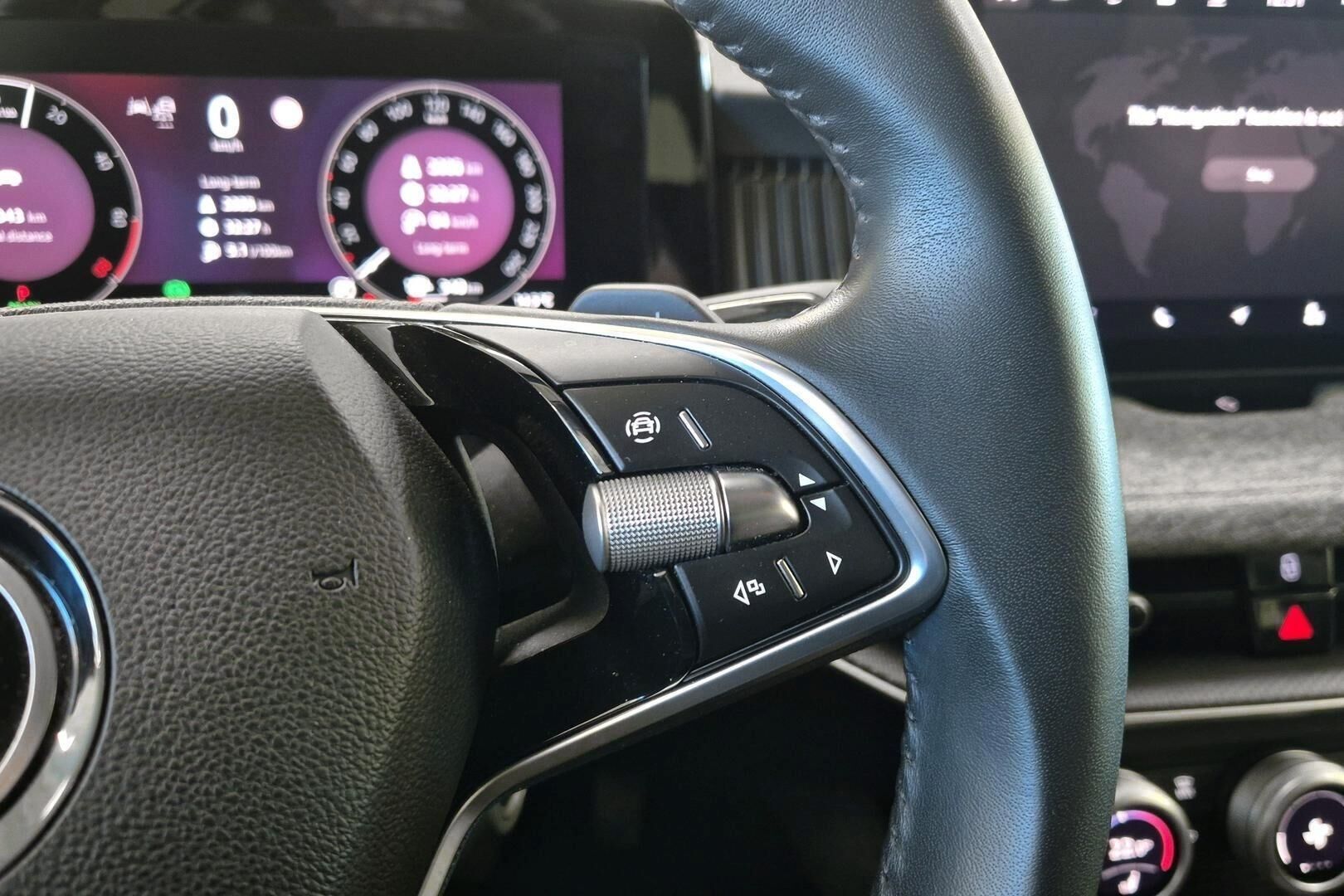 Skoda Superb iso kuva 13
