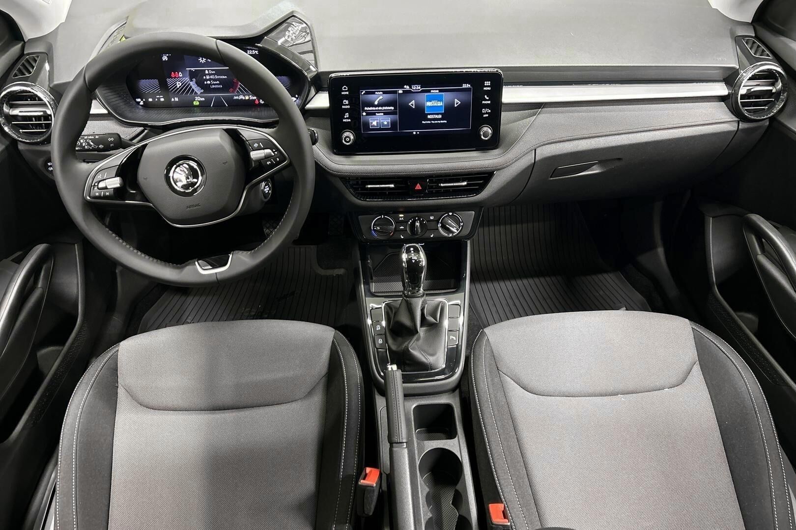 Skoda Fabia iso kuva 7