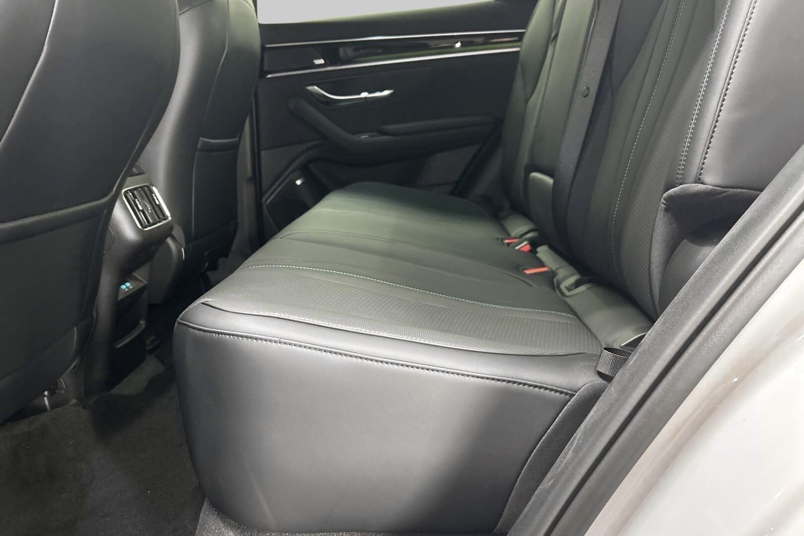 BYD Seal U DM-i iso kuva 9