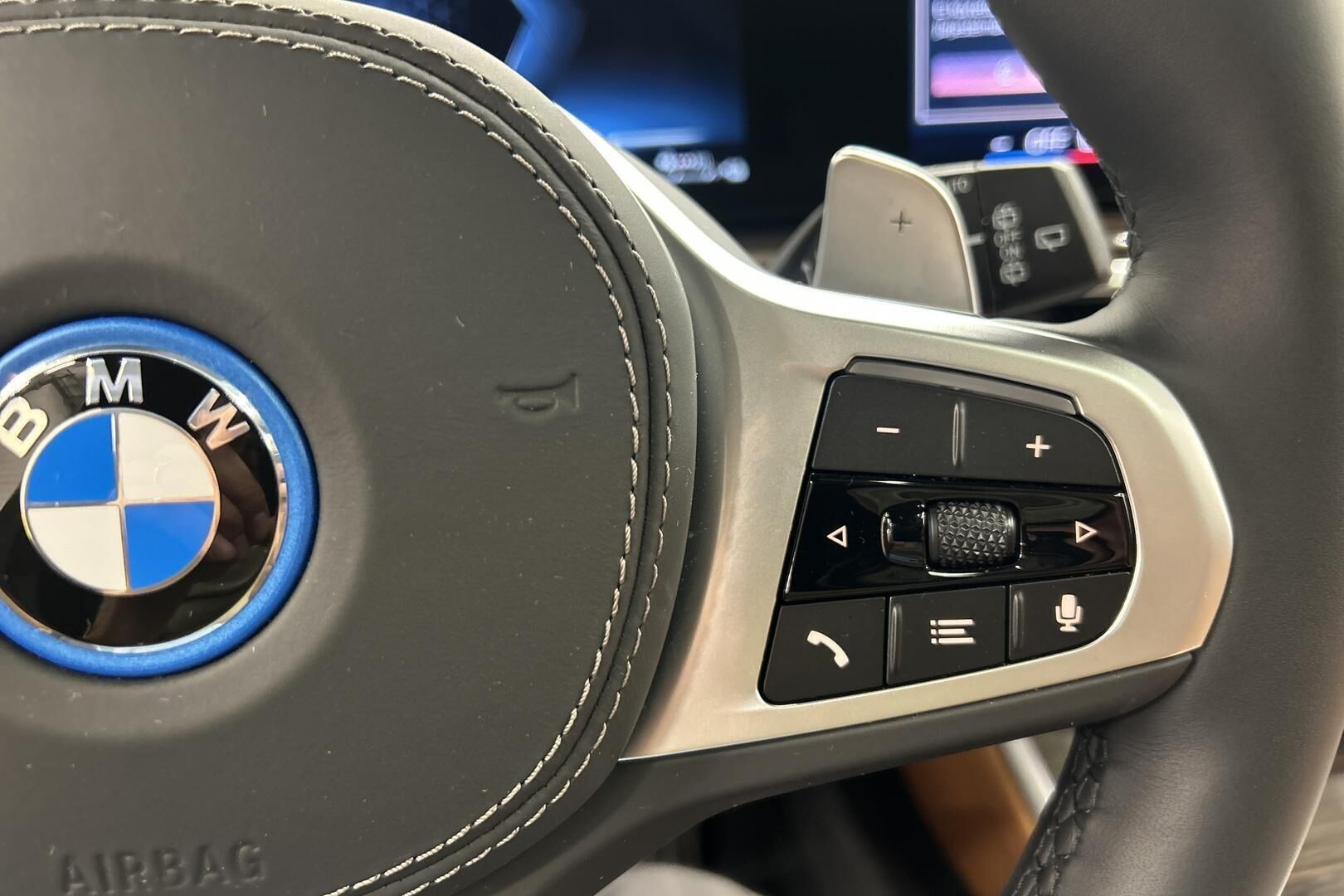 BMW X5 iso kuva 12