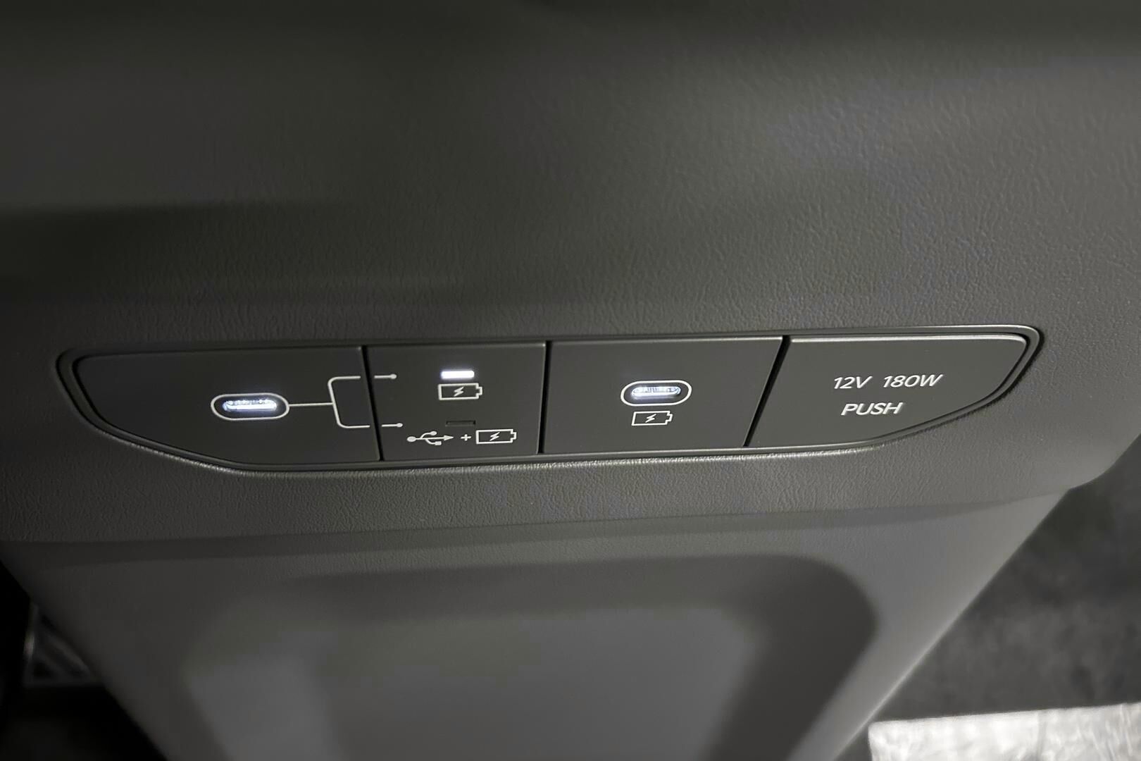 Kia EV9 iso kuva 16