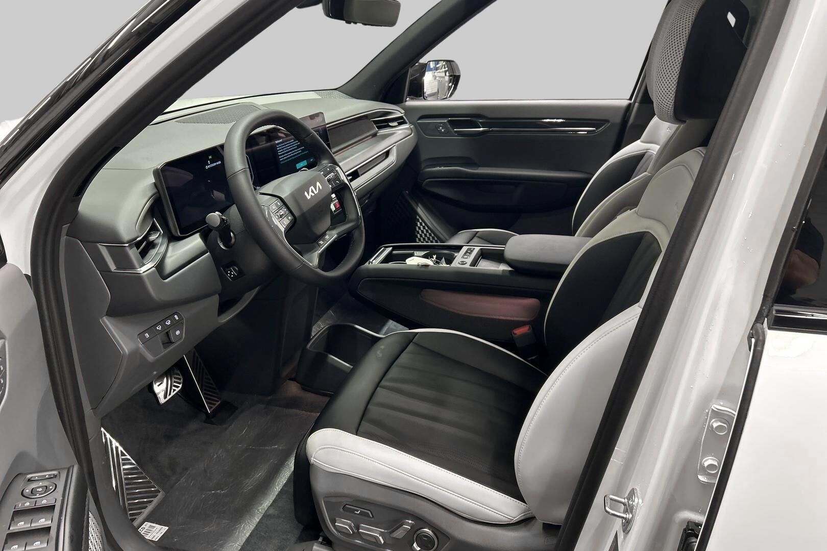 Kia EV9 iso kuva 22