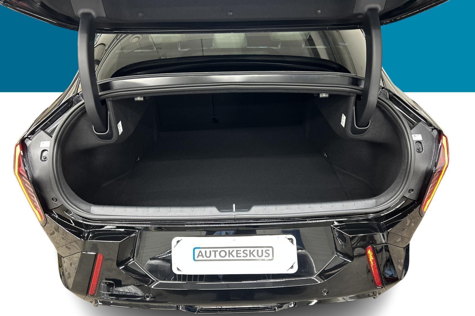 Kia EV4 iso kuva 11