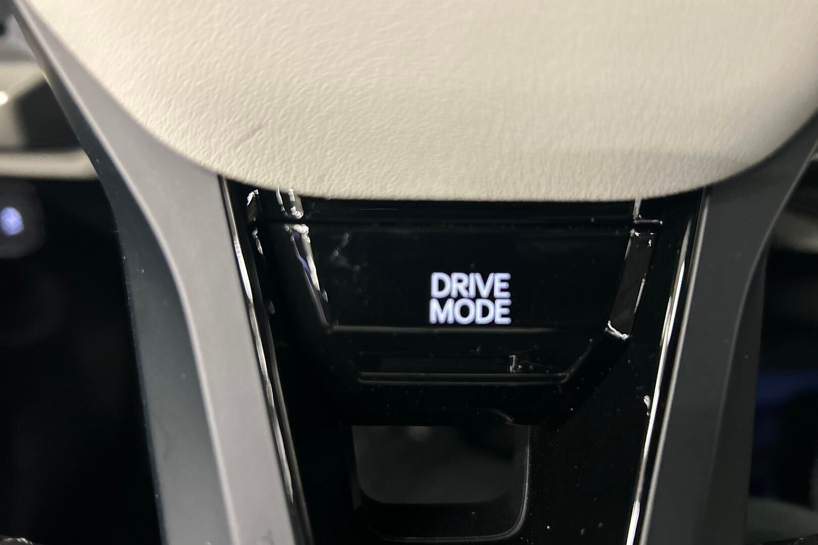 Kia EV4 iso kuva 16