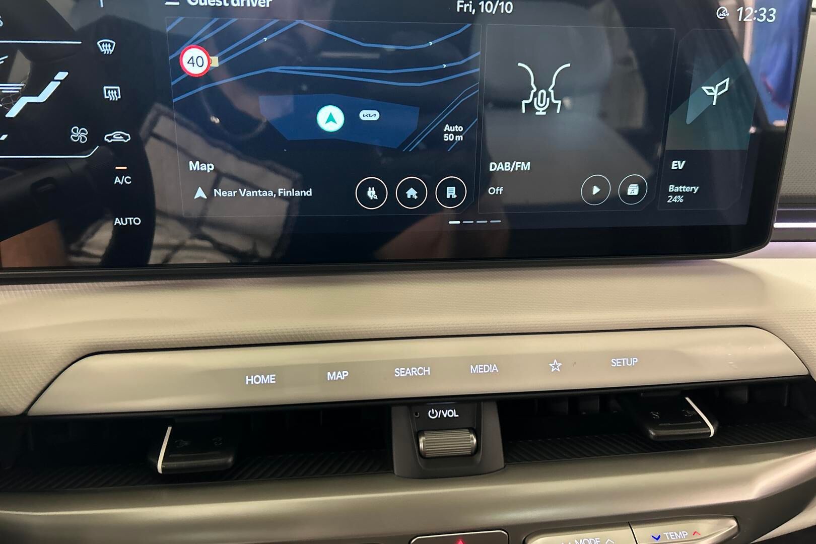 Kia EV4 iso kuva 19