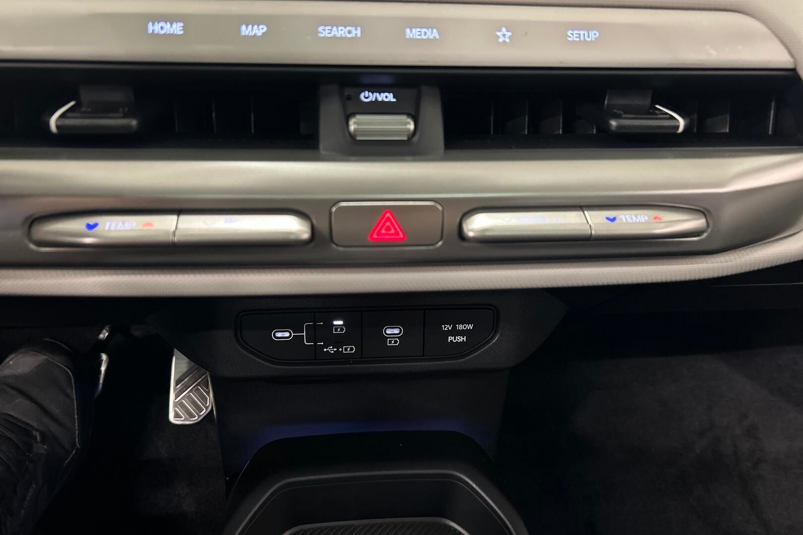 Kia EV4 iso kuva 21