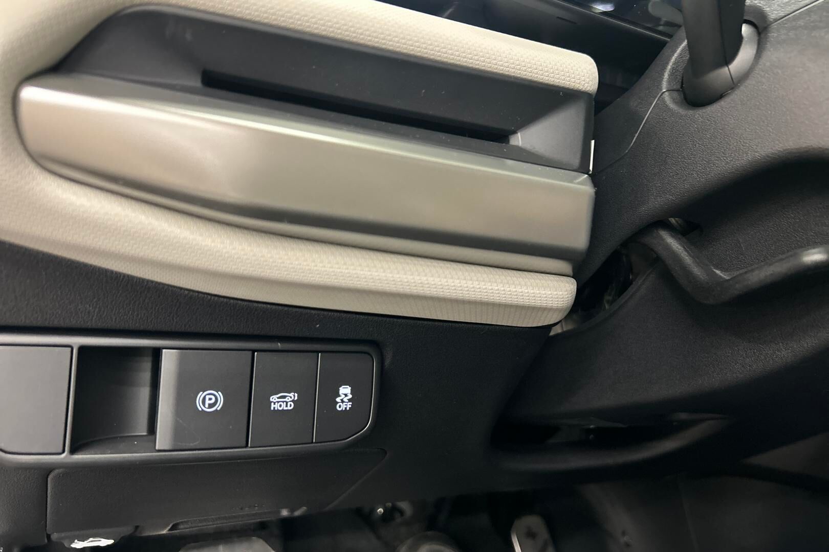 Kia EV4 iso kuva 23