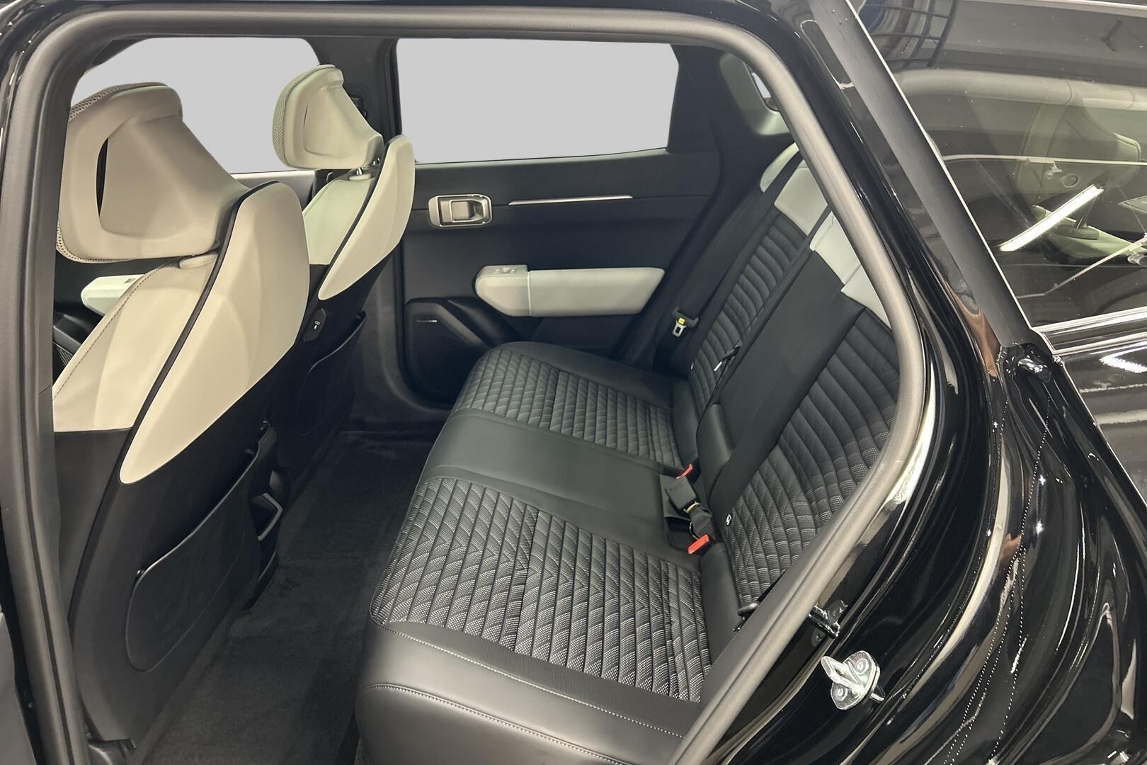 Kia EV4 iso kuva 9