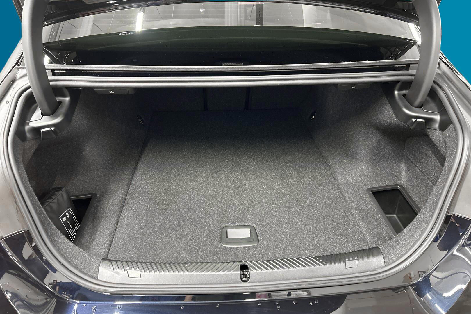 BMW i5 iso kuva 9