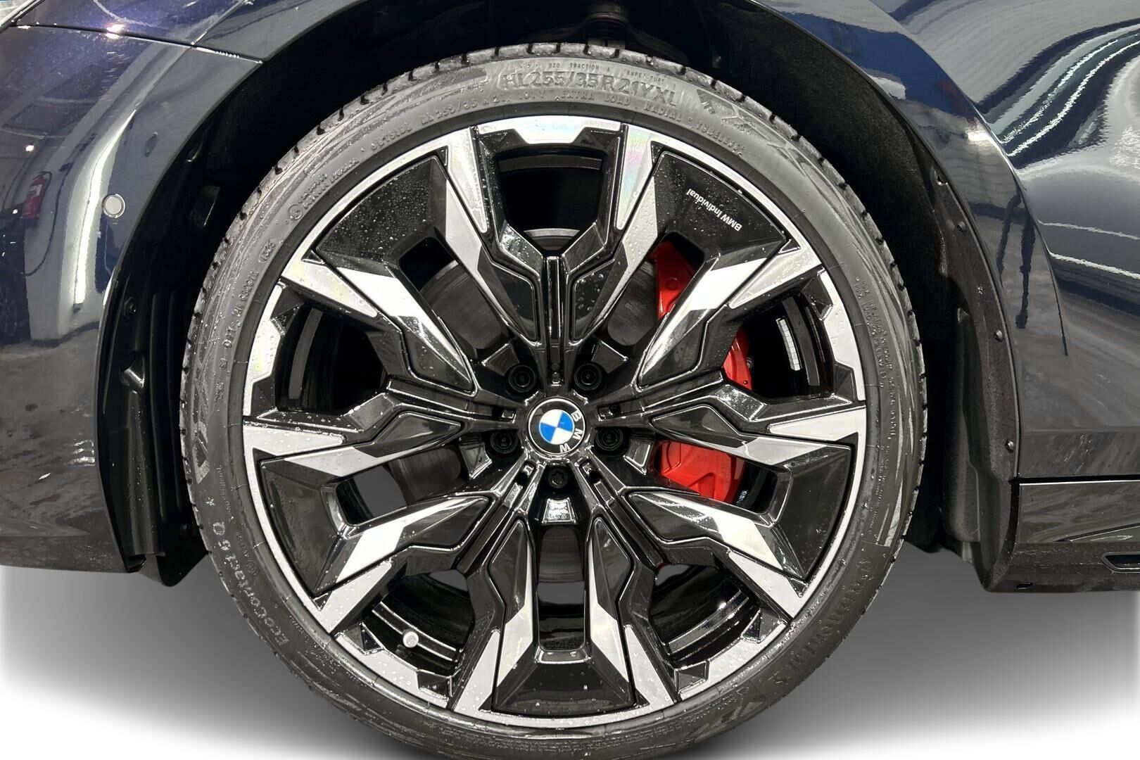 BMW i5 iso kuva 10