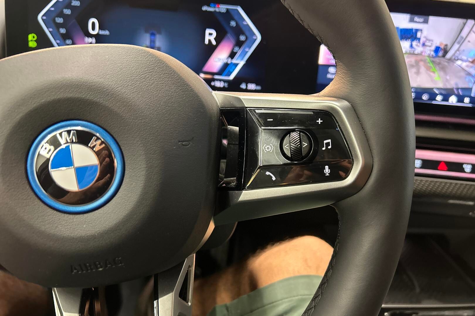BMW i5 iso kuva 14