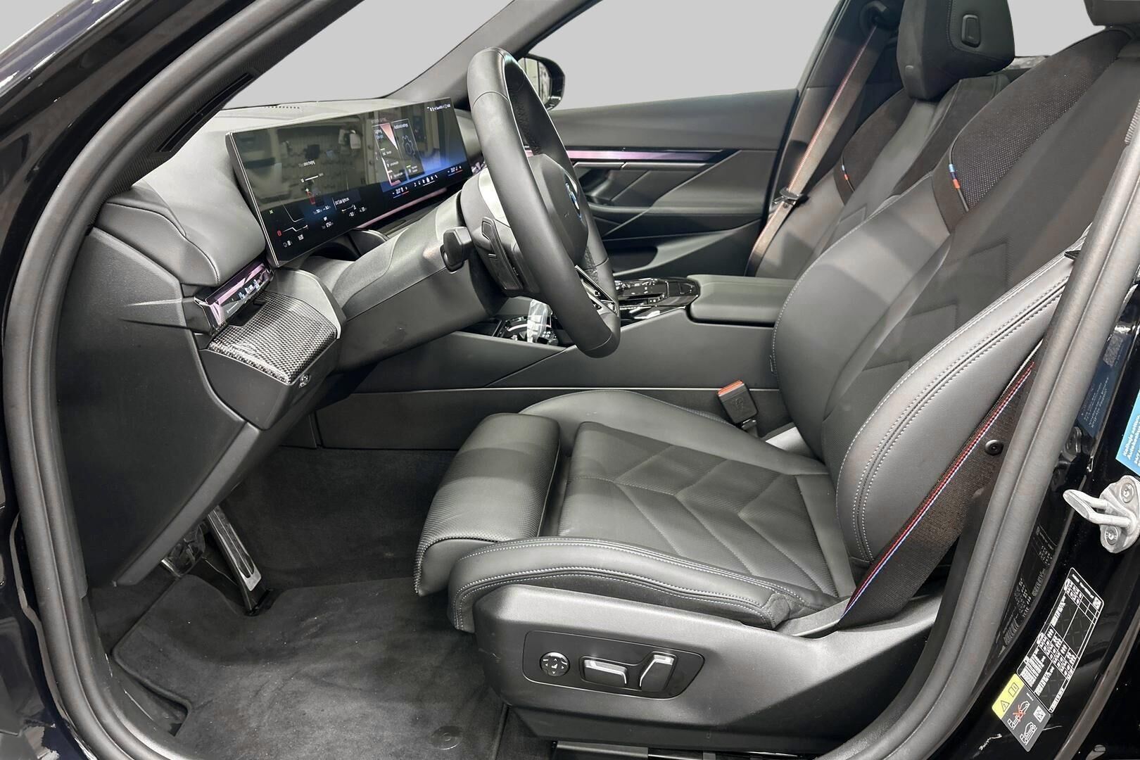 BMW i5 iso kuva 21