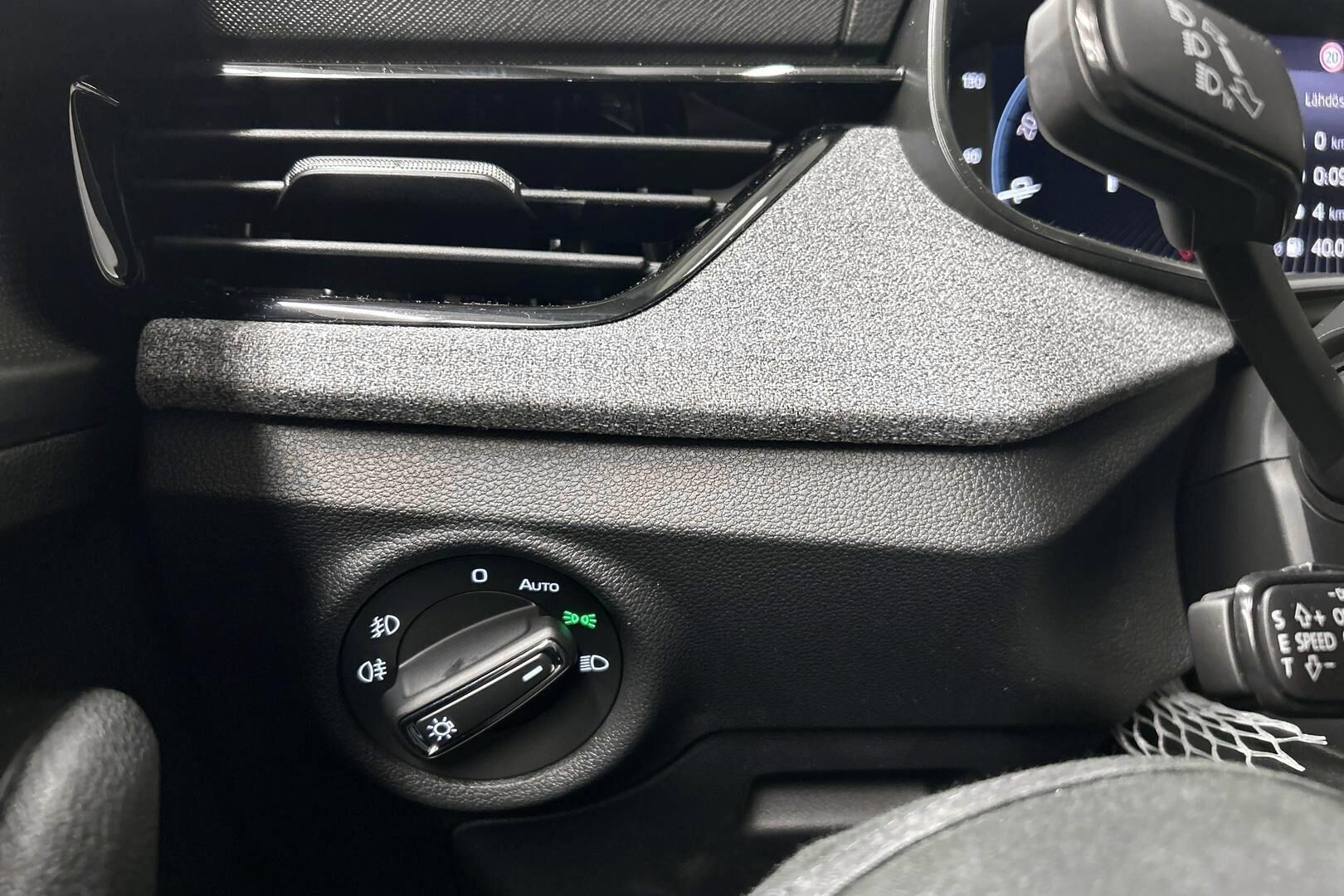 Skoda Scala iso kuva 18
