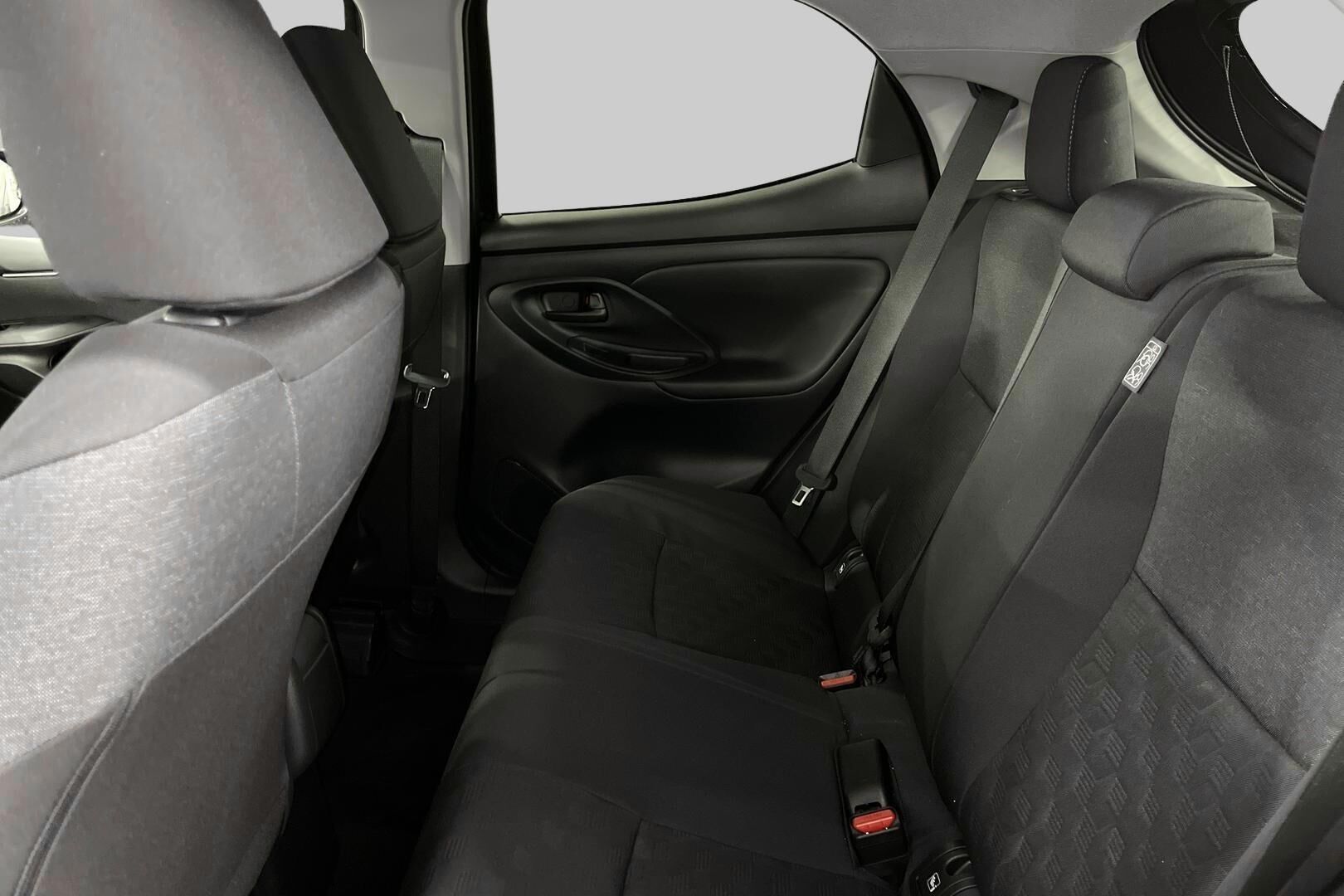 Toyota Yaris iso kuva 9
