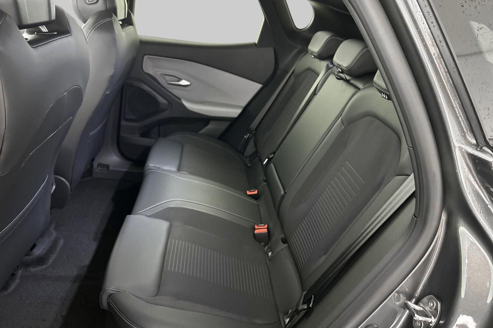 Ford Capri iso kuva 26