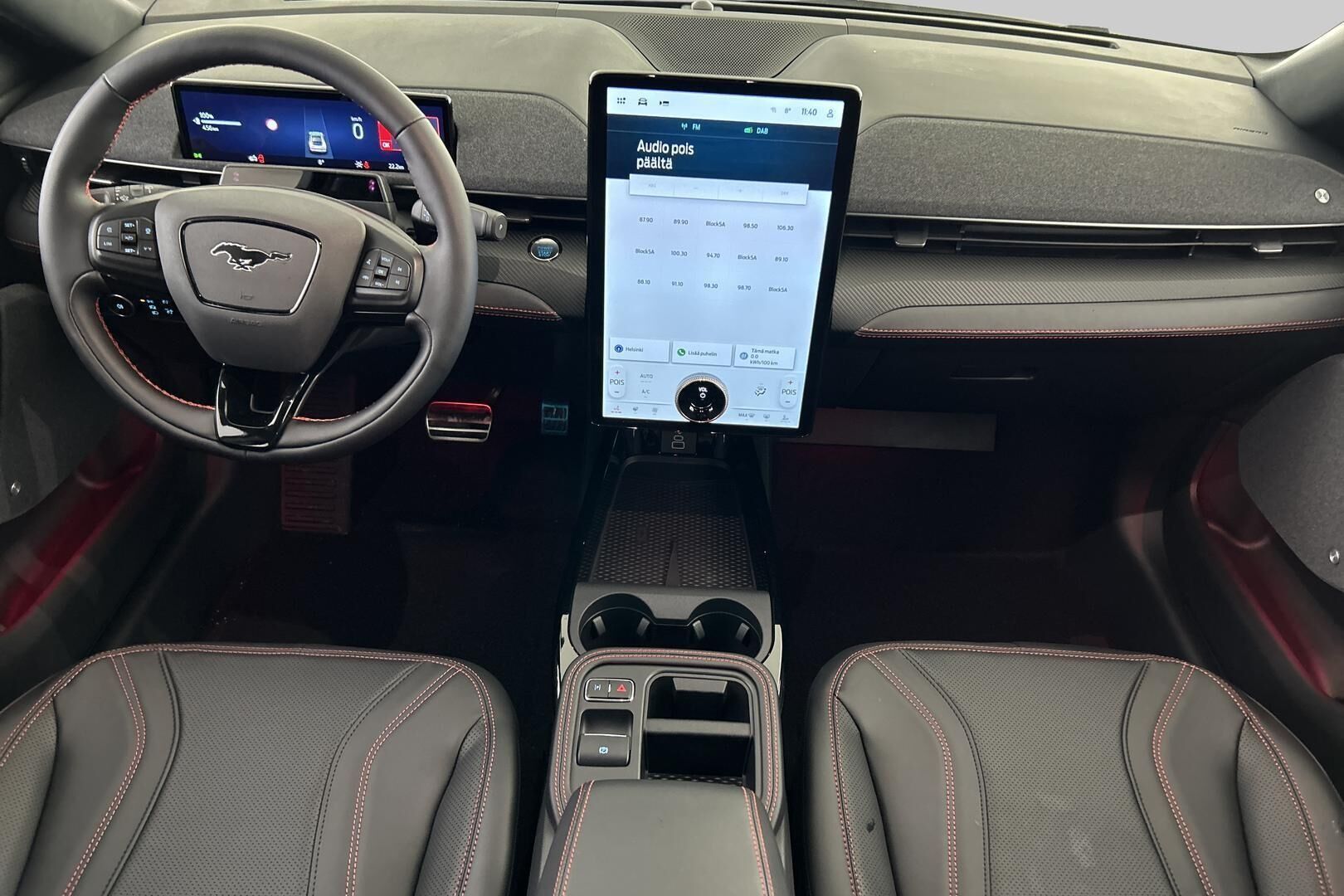 Ford Mustang Mach-E iso kuva 10