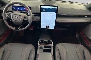 Ford Mustang Mach-E esikatselu 10